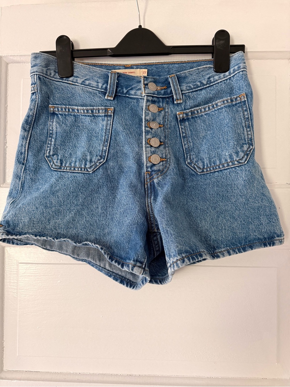 Levi’s 80s Mom Shorts